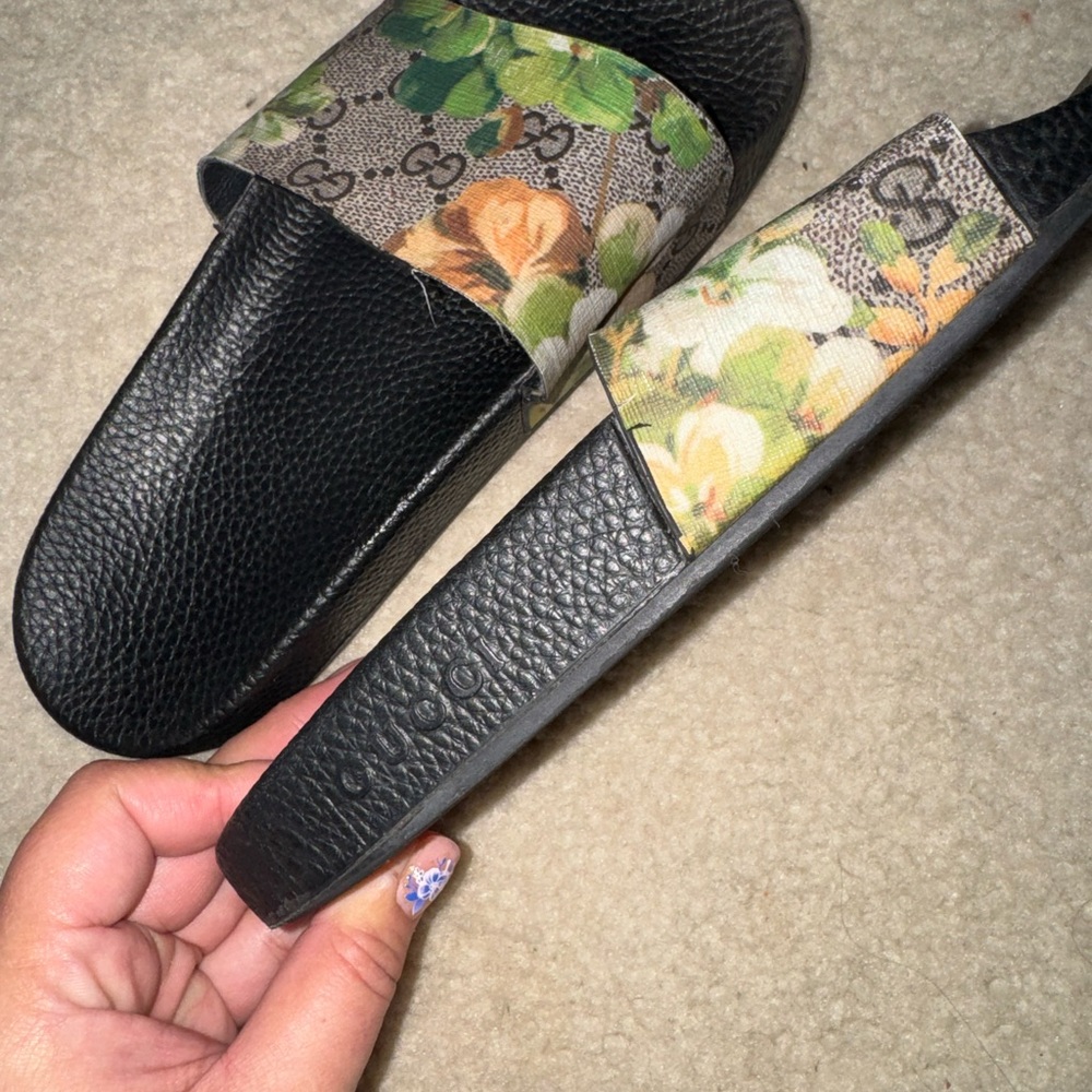 Gucci Black and Floral Pattern Slides